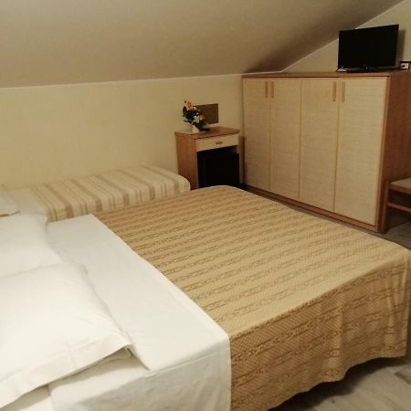 Hotel Ca D'Oro 切尔维亚 外观 照片